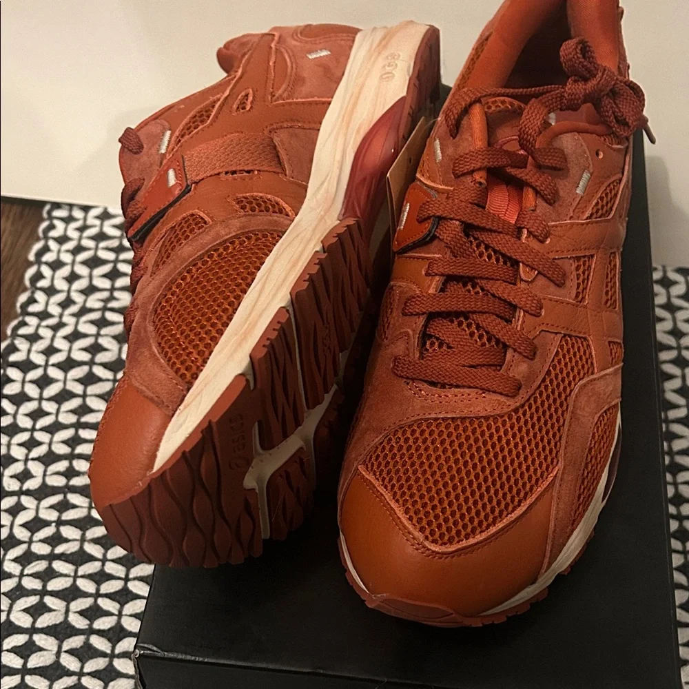 NWT ASICS Gel-MC Plus
- Denim Tears Red Clay Brick - Picture 5 of 7